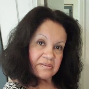 Meet your Posher, Yolanda